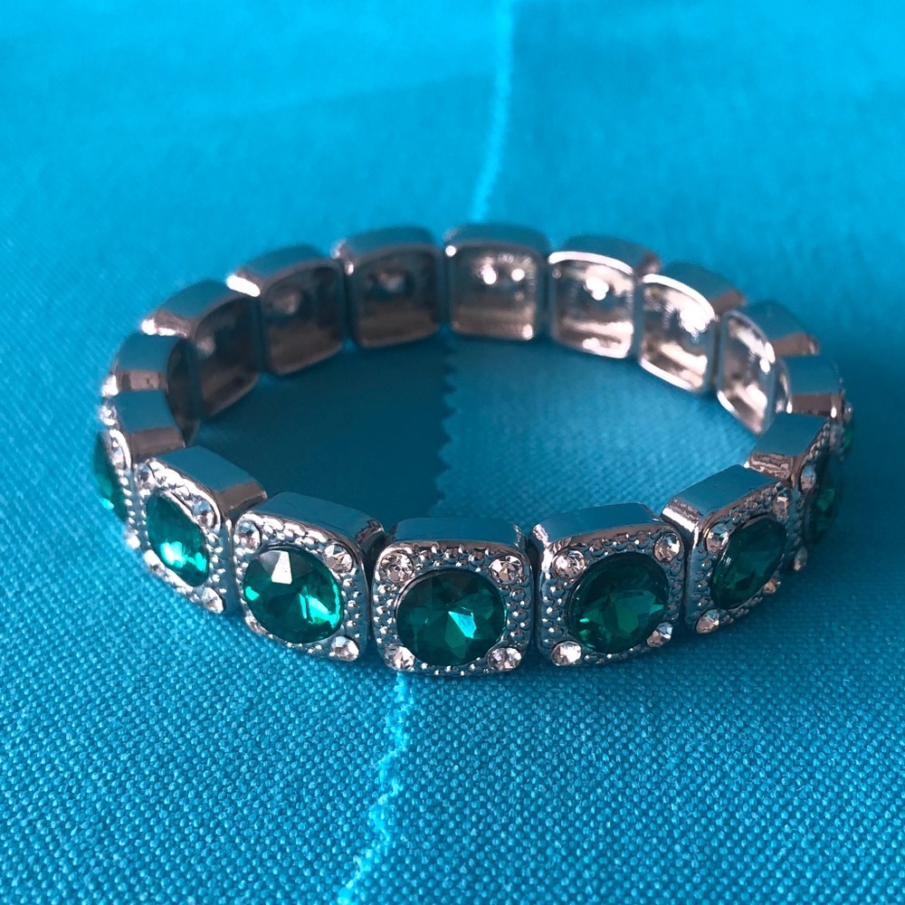 Faux Emerald Crystals and SiIvertone Stretch Bracelet